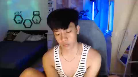 Neil Taylor online show from 12-17-25, 04:24