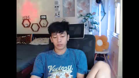 Neil Taylor online show from 12-18-25, 07:14