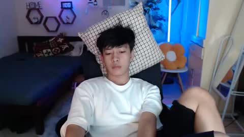 Neil Taylor online show from 12-19-25, 09:33