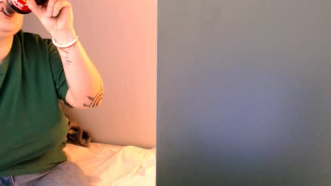 Snapshot of cutie_florence chatting on 05-16-26, 06:10 Sophie Lilith online show from 05-16-26, 06:10