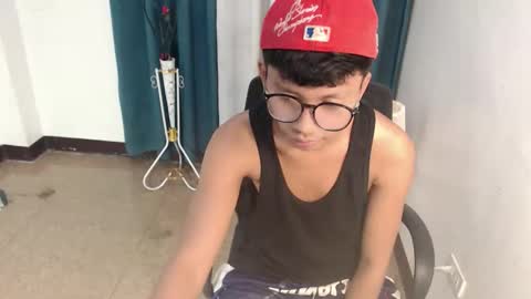 Snapshot of cutie_mico chatting on 05-12-26, 10:34 cutie_mico online show from 05-12-26, 10:34