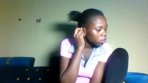 Snapshot of cutie_plush chatting on 05-09-26, 06:35 cutieplush online show from 05-09-26, 06:35