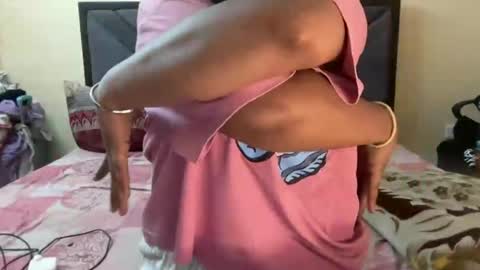 Snapshot of cutie_ruhi chatting on 06-13-26, 04:21 Ruhii online show from 06-13-26, 04:21