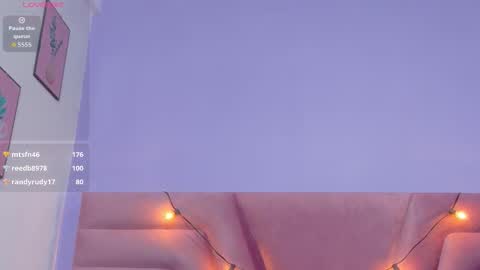 Kiara  online show from 12-21-25, 07:54