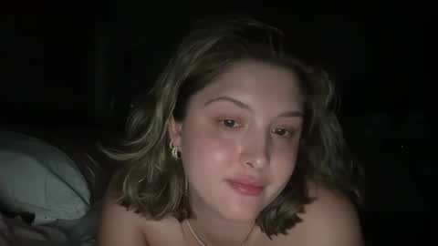 Snapshot of cutieoggg420 chatting on 05-05-26, 02:41 Cutieoggg420 online show from 05-05-26, 02:41