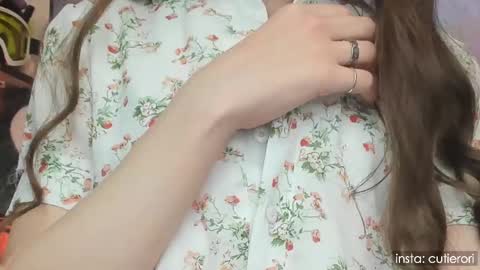 Snapshot of cutierori chatting on 03-01-25, 04:22 Rori Instagram cutierori online show from 03-01-25, 04:22