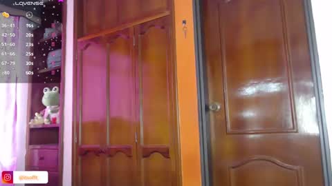 Snapshot of cuttebabe_ chatting on 02-06-25, 08:02 Sophia online show from 02-06-25, 08:02