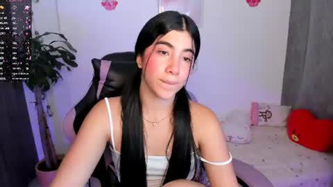 Snapshot of cyber_lizz chatting on 06-17-26, 10:32 Liz online show from 06-17-26, 10:32