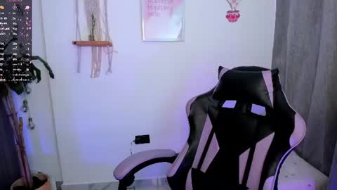 Snapshot of cyber_lizz chatting on 07-01-26, 10:53 Liz online show from 07-01-26, 10:53