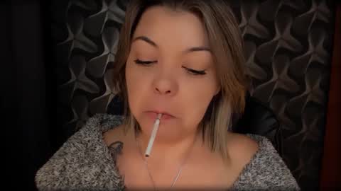 Snapshot of cyberdomme chatting on 12-27-24, 12:18 Full time mean bitch. online show from 12-27-24, 12:18