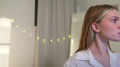 Snapshot of cyberheart_ chatting on 12-02-24, 09:39 EMILY online show from 12-02-24, 09:39