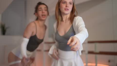 Snapshot of cyberheart_ chatting on 12-04-24, 02:48 EMILY online show from 12-04-24, 02:48