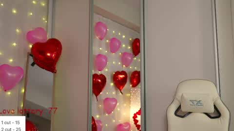 Snapshot of cyberheart_ chatting on 02-14-25, 05:14 EMILY online show from 02-14-25, 05:14