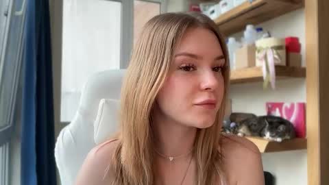 Snapshot of cyberl0ve_ chatting on 05-29-26, 12:58 Im Emi streaming with my friend Reyna today online show from 05-29-26, 12:58