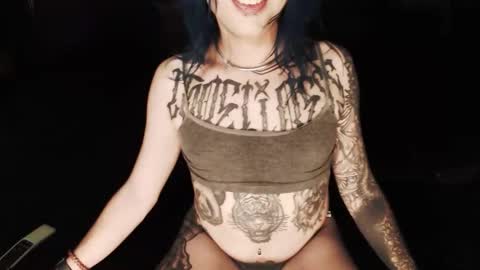 Snapshot of cybertrouble_ chatting on 01-17-26, 02:38 Nikki online show from 01-17-26, 02:38