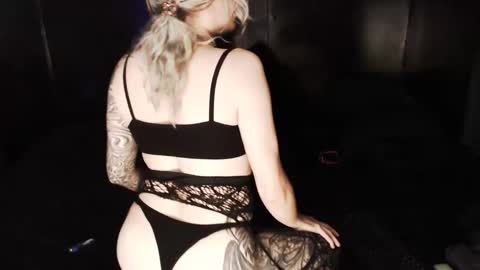 Snapshot of cybertrouble_ chatting on 03-09-26, 03:05 Nikki online show from 03-09-26, 03:05