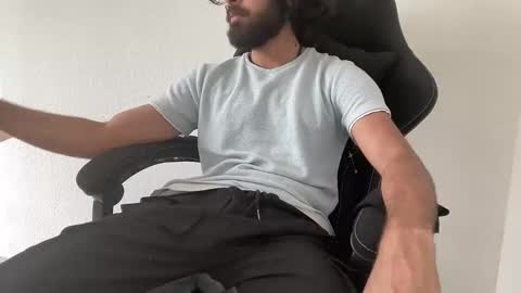 Cylus X online show from 04-24-26, 08:11