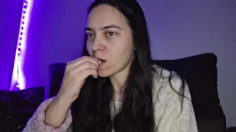 Snapshot of cyndee_winter chatting on 12-17-24, 11:38 Cyndee Winter online show from 12-17-24, 11:38