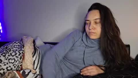 Snapshot of cyndee_winter chatting on 12-20-24, 06:24 Cyndee Winter online show from 12-20-24, 06:24