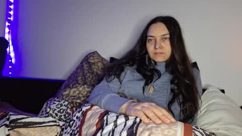 Snapshot of cyndee_winter chatting on 12-22-24, 03:33 Cyndee Winter online show from 12-22-24, 03:33