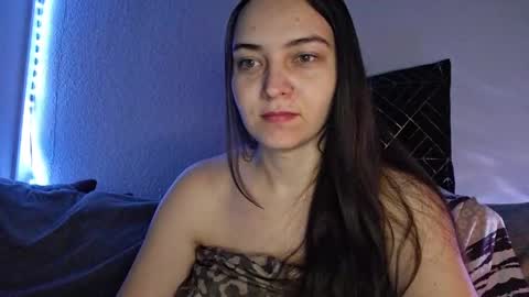 Snapshot of cyndee_winter chatting on 12-27-24, 09:43 Cyndee Winter online show from 12-27-24, 09:43