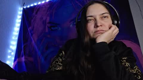 Snapshot of cyndee_winter chatting on 02-19-25, 05:06 Cyndee Winter online show from 02-19-25, 05:06