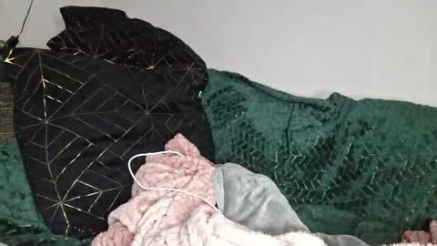 Snapshot of cyndee_winter chatting on 03-02-25, 05:04 Cyndee Winter online show from 03-02-25, 05:04