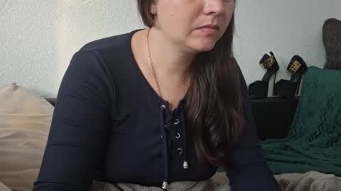 Snapshot of cyndee_winter chatting on 09-20-25, 04:08 Cyndee Winter online show from 09-20-25, 04:08