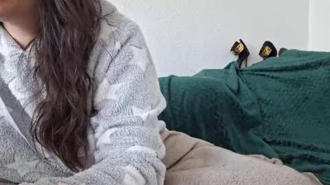 Snapshot of cyndee_winter chatting on 09-24-25, 07:12 Cyndee Winter online show from 09-24-25, 07:12