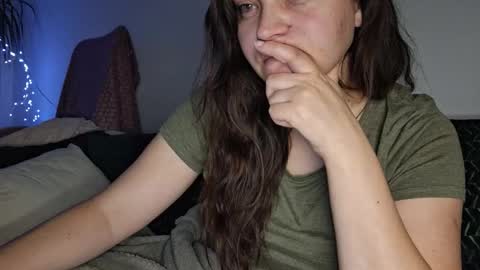 Snapshot of cyndee_winter chatting on 10-21-25, 08:09 Cyndee Winter online show from 10-21-25, 08:09