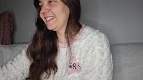 Snapshot of cyndee_winter chatting on 10-27-25, 06:45 Cyndee Winter online show from 10-27-25, 06:45