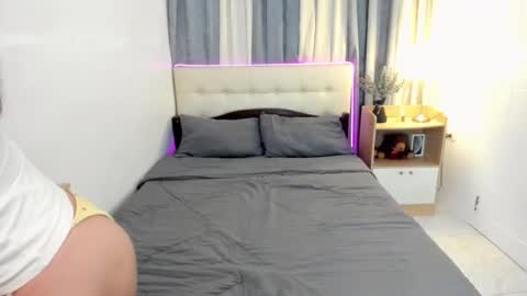 cynthiagwapa09 online show from 11-11-25, 11:49