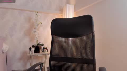 Snapshot of cyntia_adams chatting on 12-27-24, 11:10 cyntia_adams online show from 12-27-24, 11:10