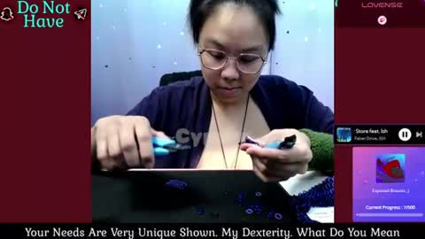 Snapshot of cypurr chatting on 06-10-26, 10:08 Adrian AdriNyaan online show from 06-10-26, 10:08