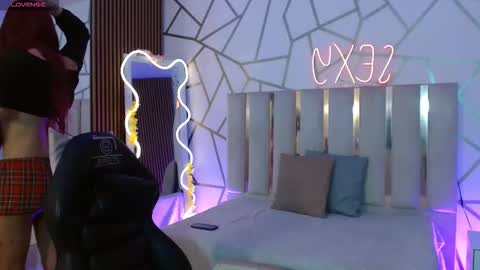 Snapshot of cyrus_tay chatting on 12-17-25, 12:11 cyrus_tay online show from 12-17-25, 12:11