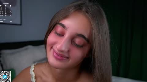 Isabella online show from 10-24-25, 01:03