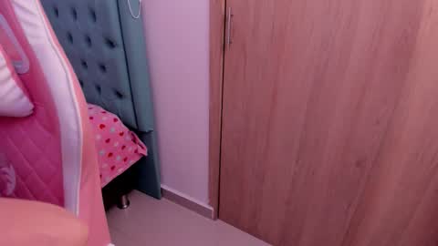 Snapshot of d___darling chatting on 11-06-25, 06:58 darling online show from 11-06-25, 06:58