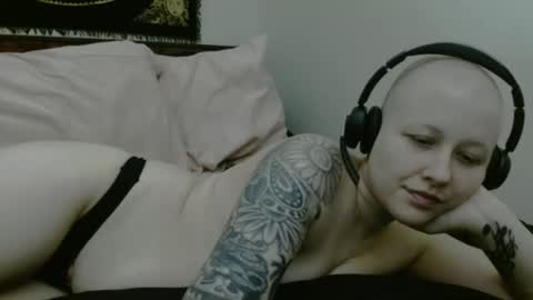 Daisy online show from 09-23-25, 02:47