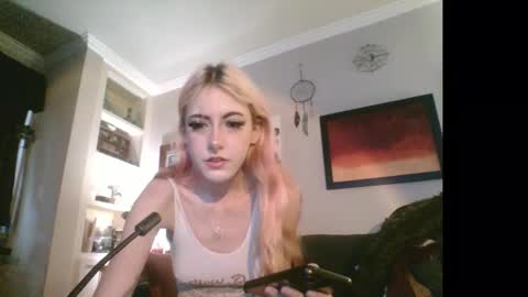 Snapshot of d_and_dean chatting on 12-17-25, 09:32 d_and_dean online show from 12-17-25, 09:32