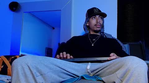 d_usma00 online show from 12-17-25, 03:23