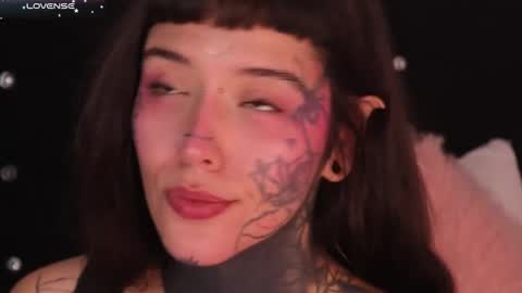 Snapshot of daarlene chatting on 02-11-25, 02:57 Darlene online show from 02-11-25, 02:57