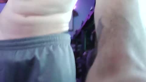 Snapshot of dabstyber chatting on 11-12-25, 04:40 SwampyClownin online show from 11-12-25, 04:40