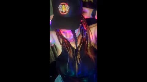 Snapshot of daddett chatting on 12-29-24, 04:38 Daddett iS Wett online show from 12-29-24, 04:38