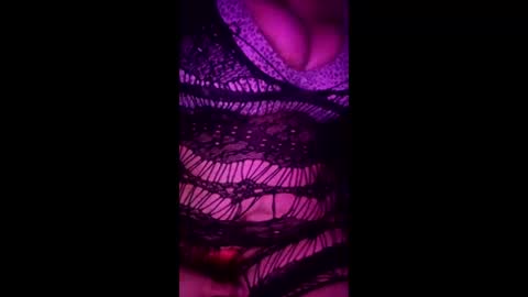 Snapshot of daddett chatting on 03-11-26, 10:10 Daddett iS Wett online show from 03-11-26, 10:10