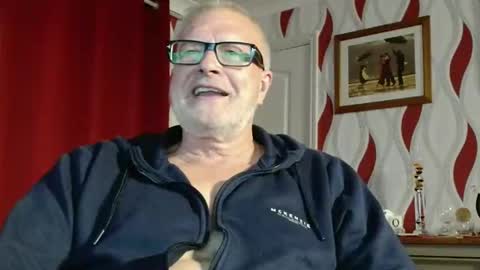 Brian ... online show from 09-30-25, 08:03