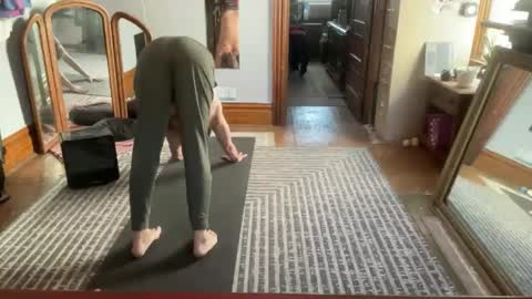 Snapshot of daddnextdoor chatting on 10-03-25, 06:05 daddnextdoor online show from 10-03-25, 06:05