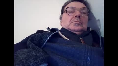 Snapshot of daddy91964 chatting on 03-09-25, 01:04 daddy91964 online show from 03-09-25, 01:04