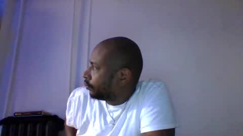 Snapshot of daddydickxm chatting on 03-24-26, 03:33 daddydickxm online show from 03-24-26, 03:33