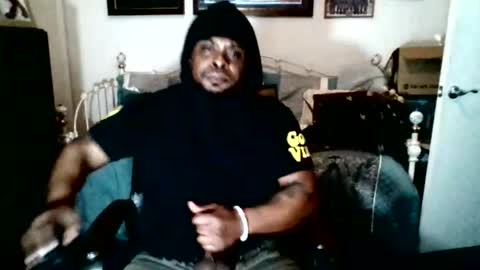 Snapshot of daddydraybbc chatting on 12-20-25, 10:06 daddydraybbc online show from 12-20-25, 10:06