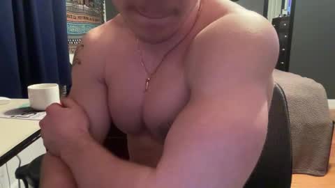 Snapshot of daddygmoney6969 chatting on 03-15-26, 01:33 daddygmoney6969 online show from 03-15-26, 01:33